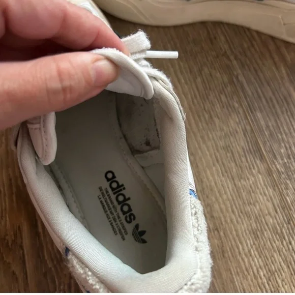 Adidas White Sneakers with Green Stripes - Picture 4 of 7